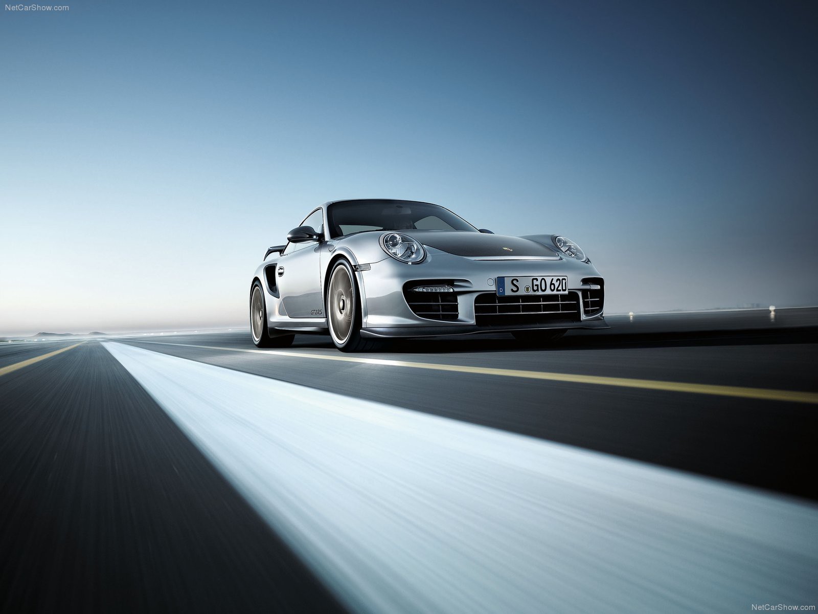 Porsche-911_GT2_RS_2011.jpg