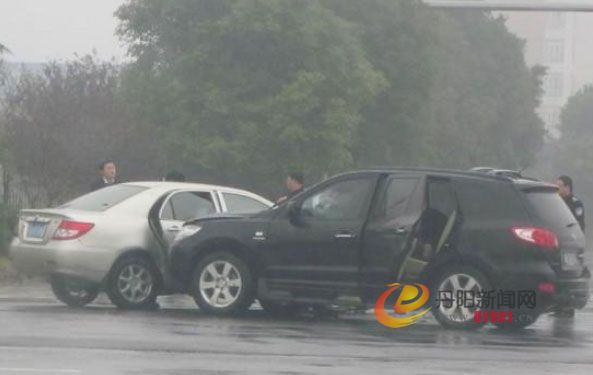撞车.jpg