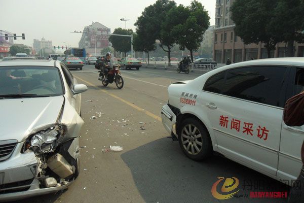 撞车.jpg