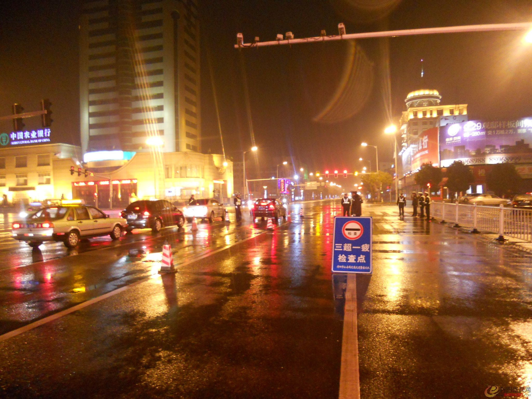 2-12012H1044b39.jpg