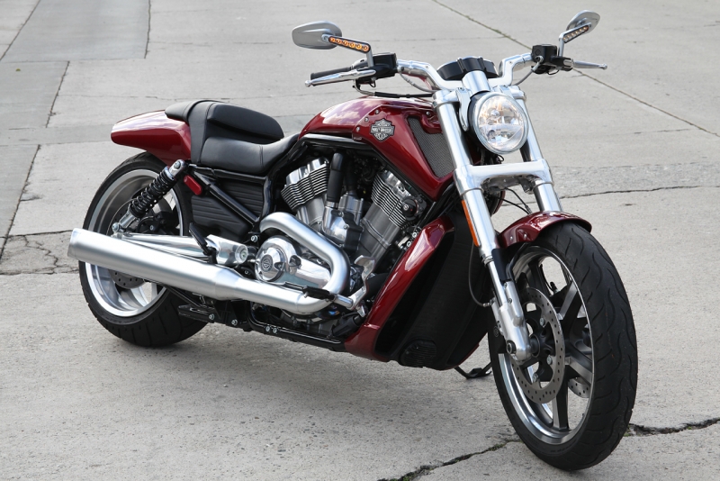 09_Harley_V-Rod_Muscle_3-4.jpg