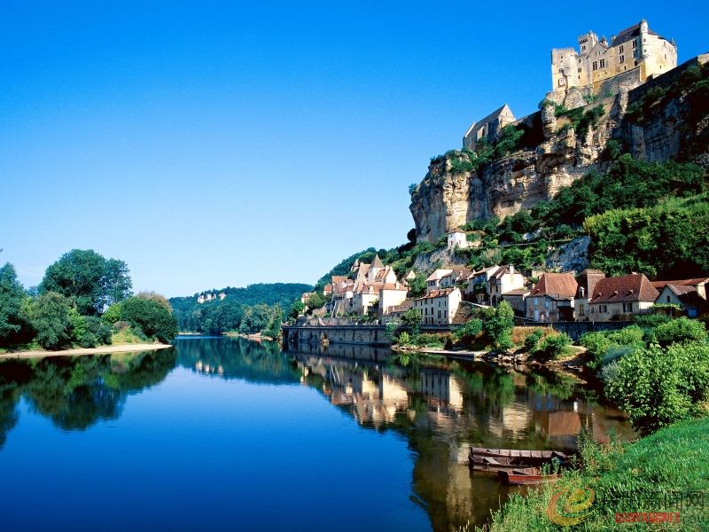 Beynac, Dordogne River, France.jpg