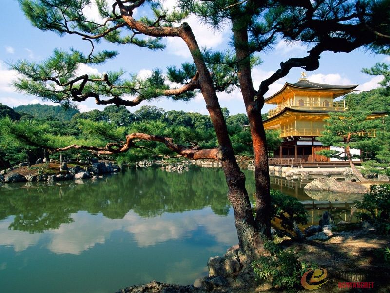 Kinkaku-ji Temple, Kyoto, Japan.jpg