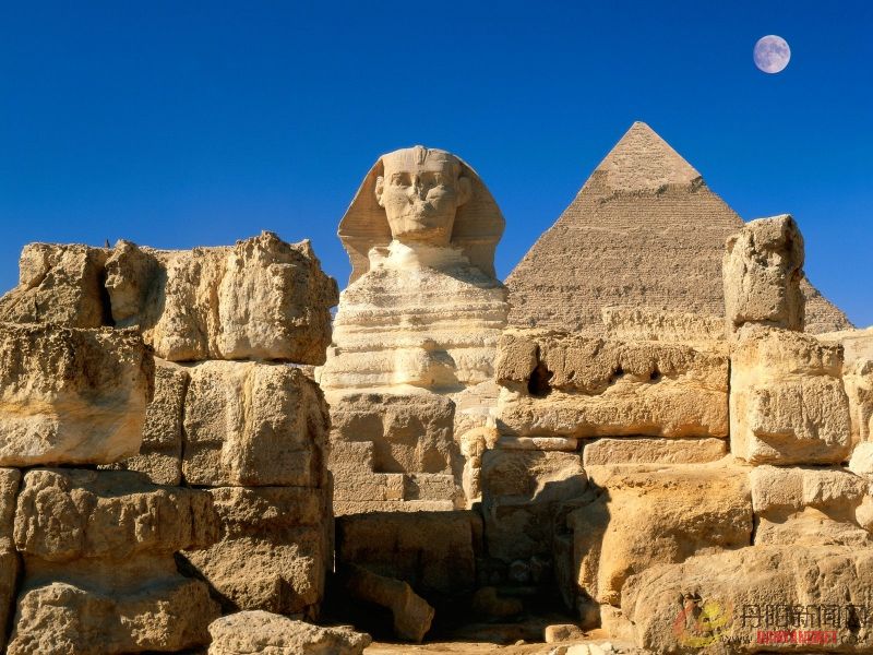 Great Sphinx, Chephren Pyramid, Giza, Egypt.jpg