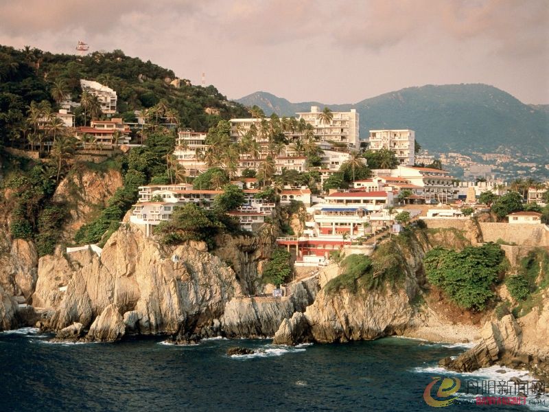 La Quebrada Cliff, Acapulco, Mexico.jpg