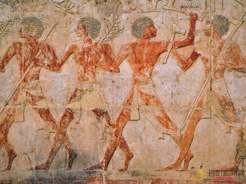 Ancient Egyptian Figures at Temple of Karnak, Luxor, Egypt.jpg