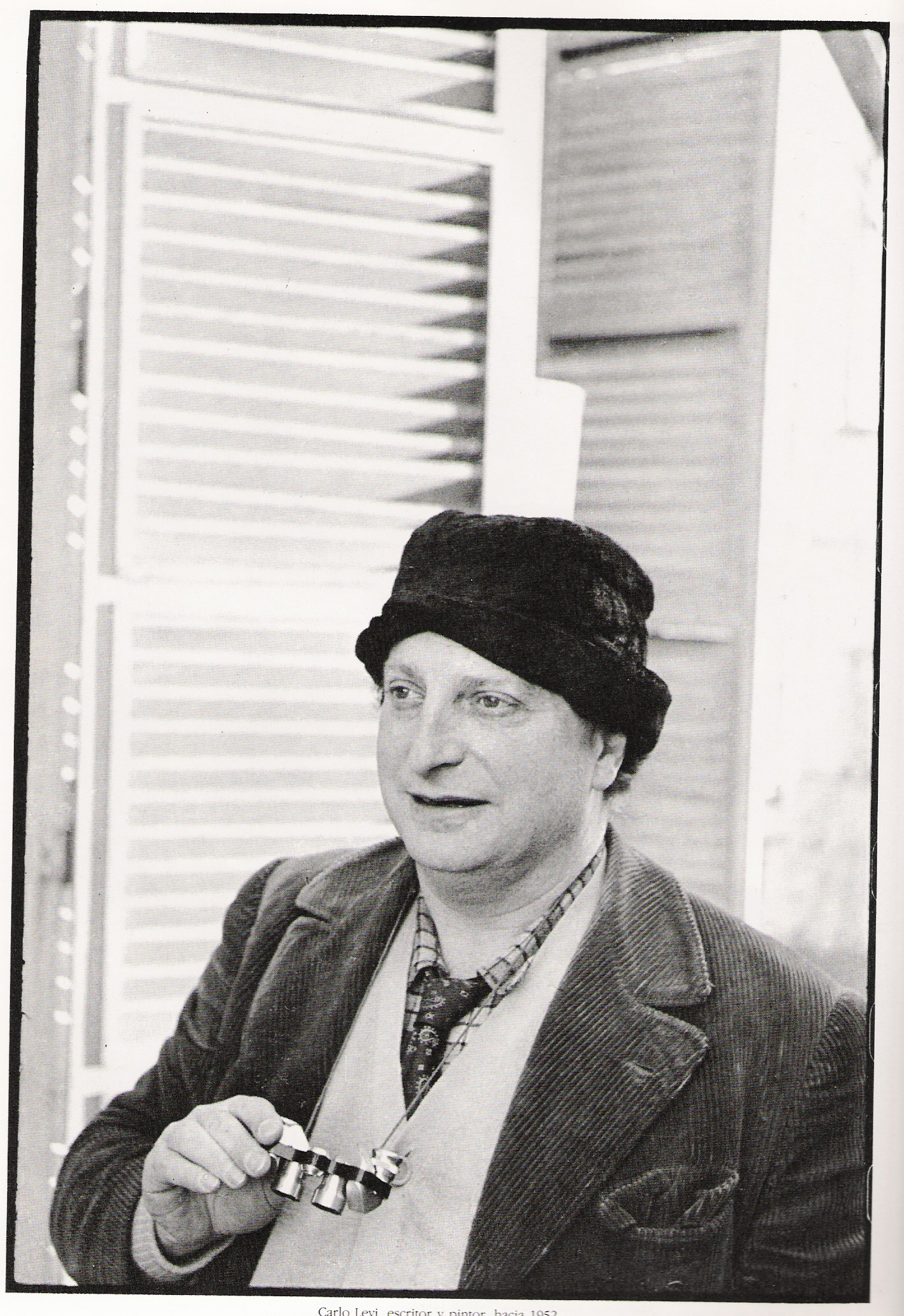 CB.R.29. Carlo Levi, escritor y pintor, hacia 1952.jpg