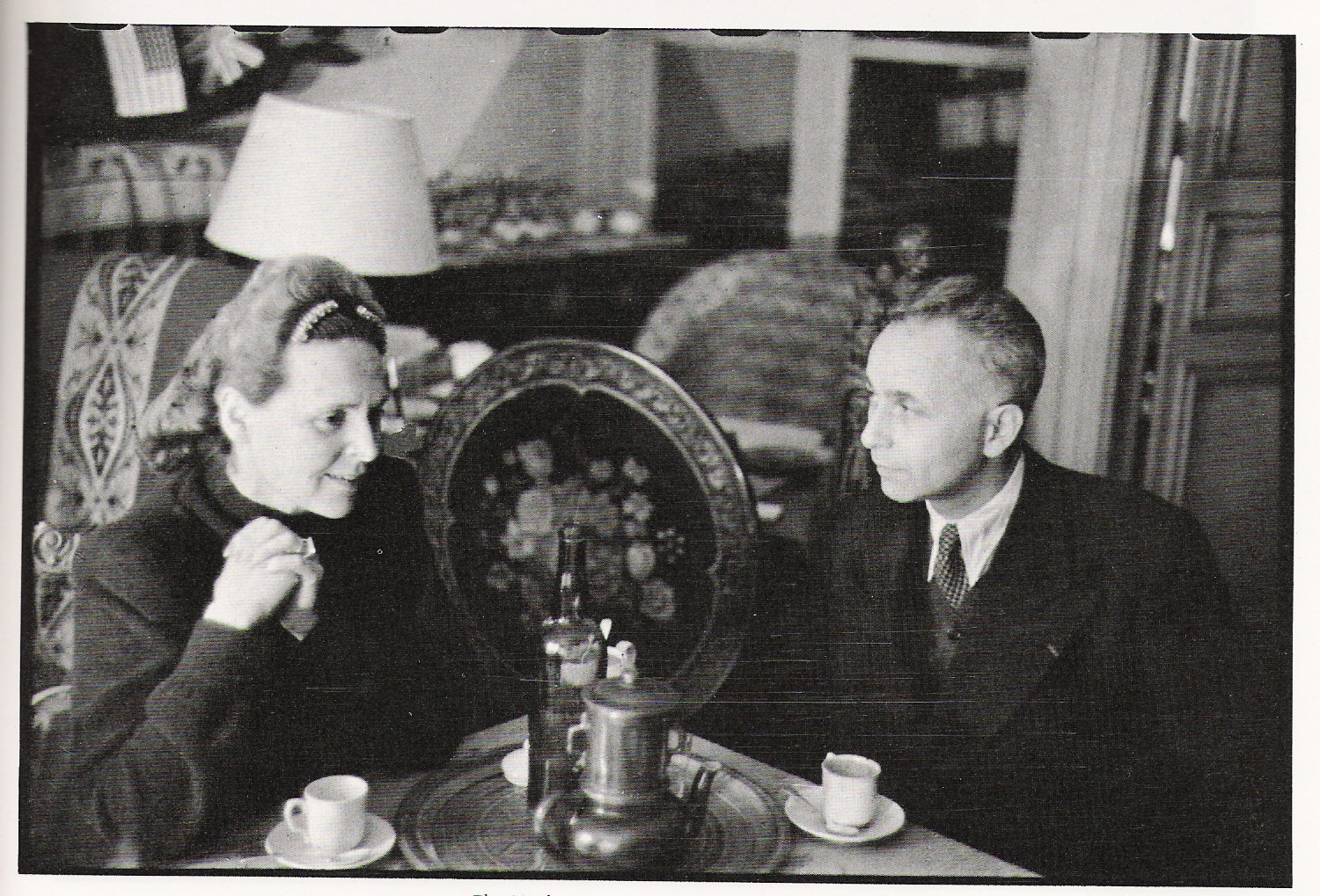 CB.R.36. Elsa Trioret y Louis Aragon, escritores, 1946.jpg