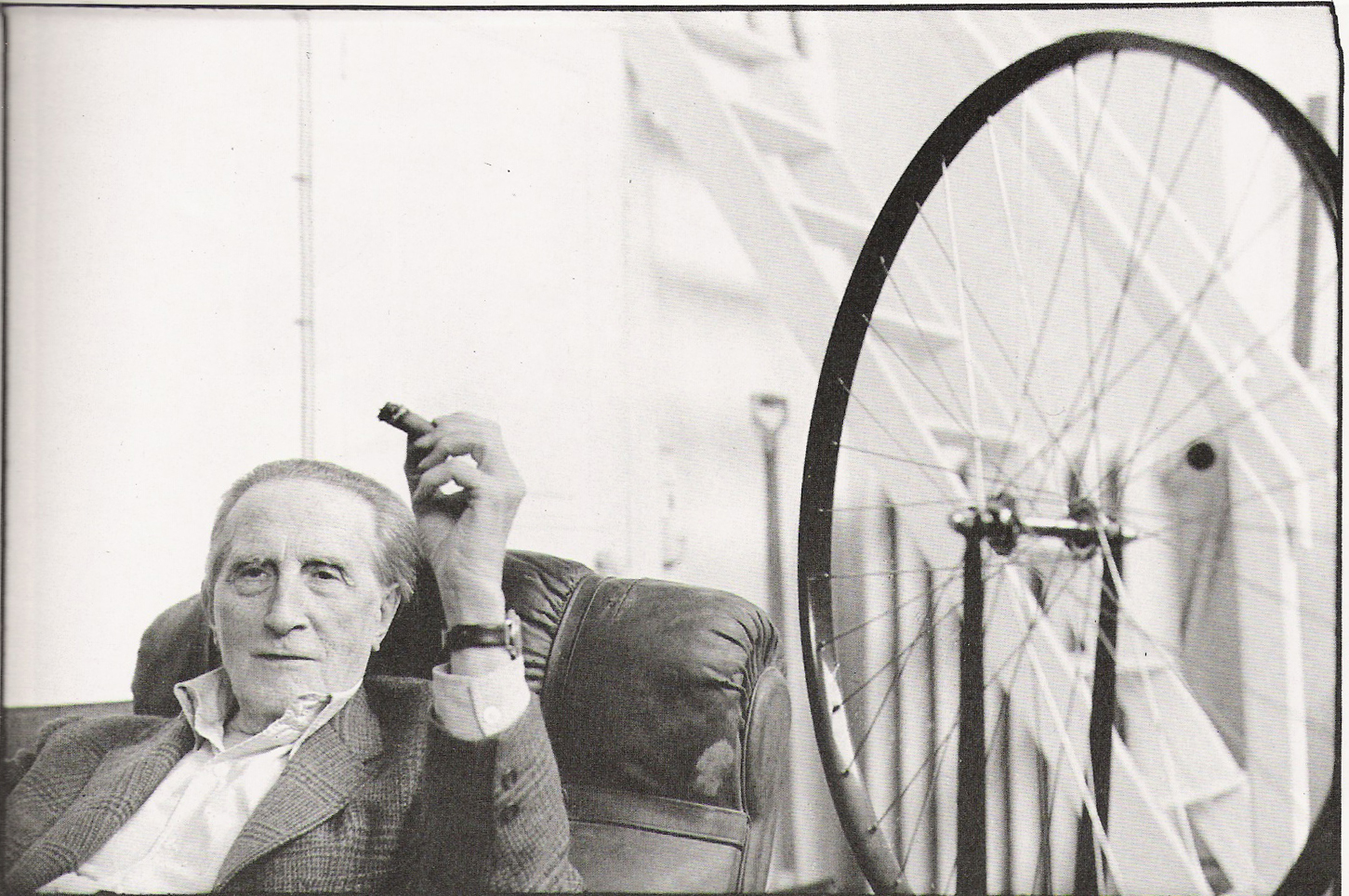 CB.R.69. Marcel Duchamp, artista, hacia 1968.jpg