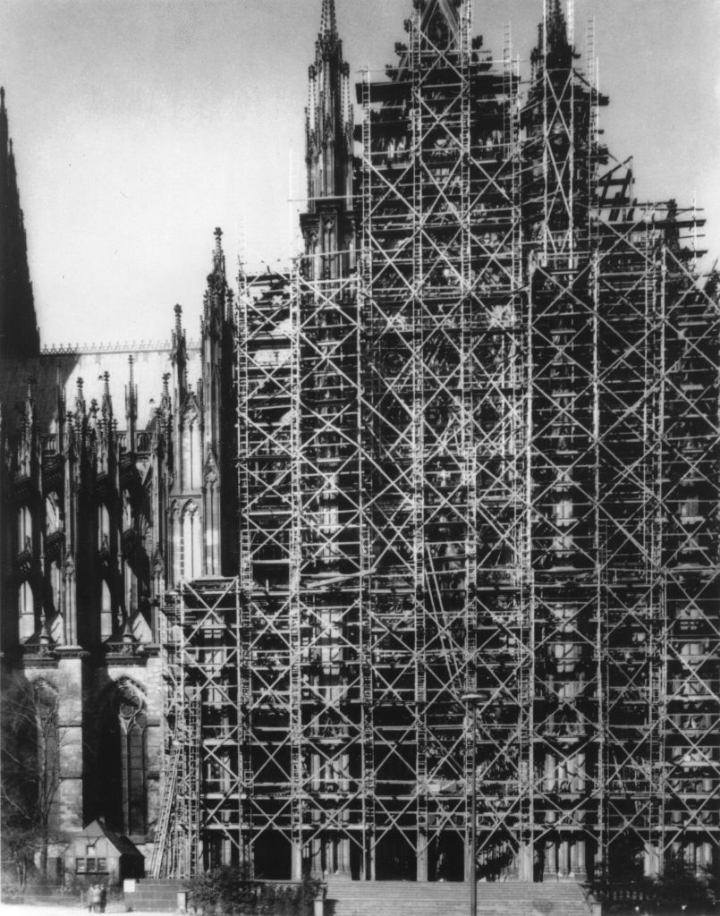 Kln - Cologne - August Sander - 035 - Dombaugerüst 1928.jpg