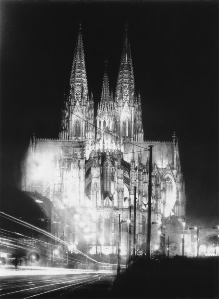 Kln - Cologne - August Sander - 042 - Dombeleuchtung 30er Jahre.jpg