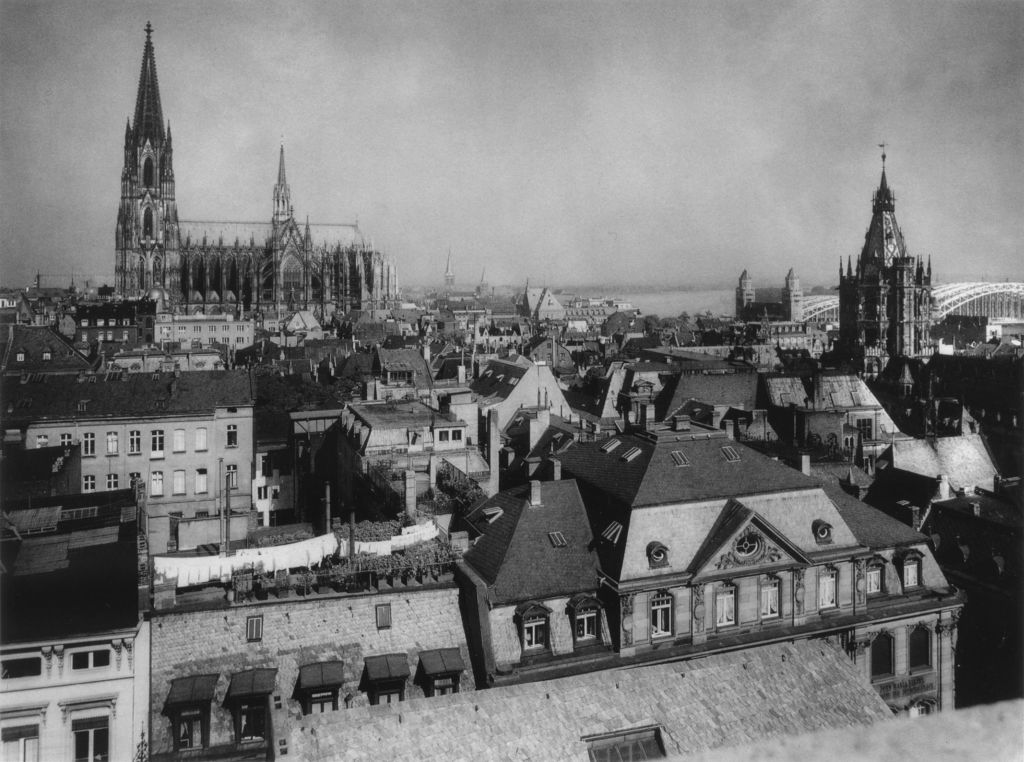 Kln - Cologne - August Sander - 044 - Der Dom, St. Kunibert, Hohenzollernbrücke.jpg