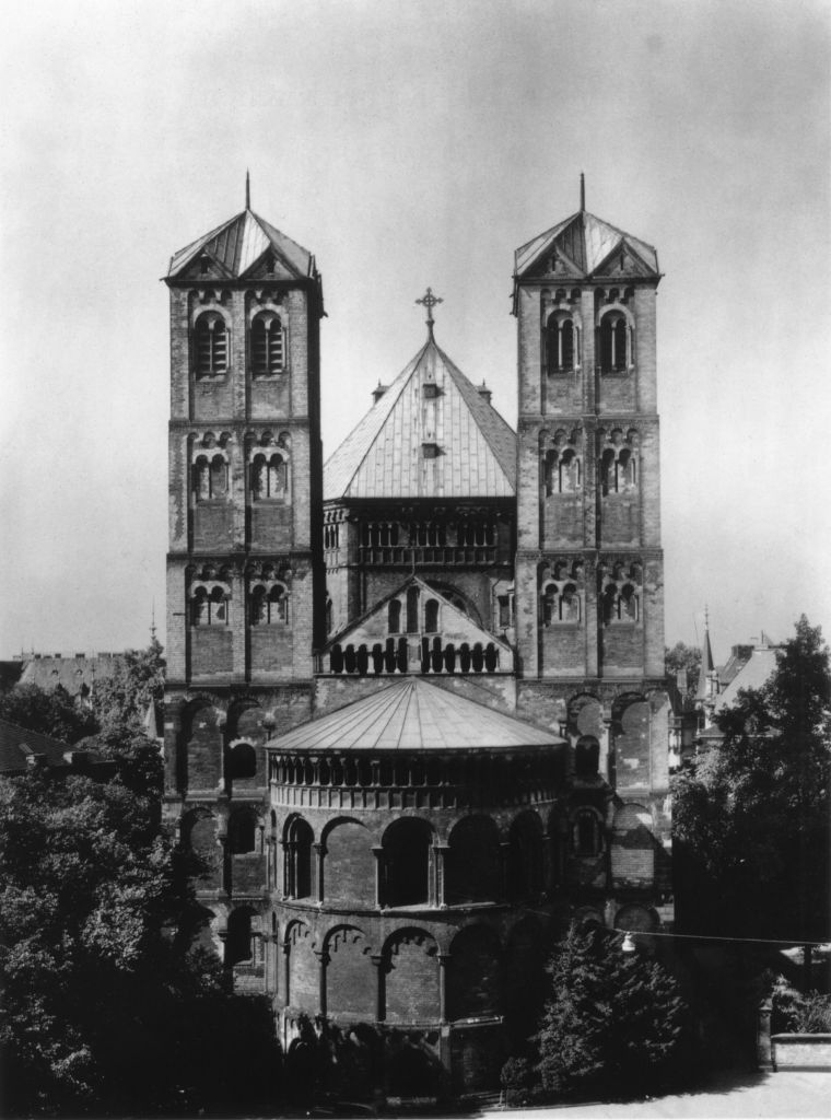 Kln - Cologne - August Sander - 058 - St. Gereon 30er Jahre.jpg