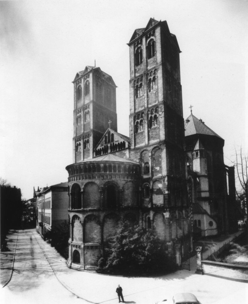 Kln - Cologne - August Sander - 061 - St. Gereon 30er Jahre.jpg