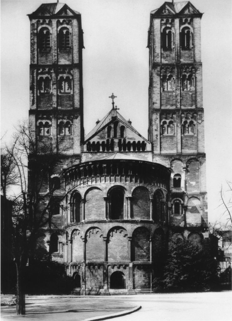 Kln - Cologne - August Sander - 063 - St. Gereon 30er Jahre.jpg