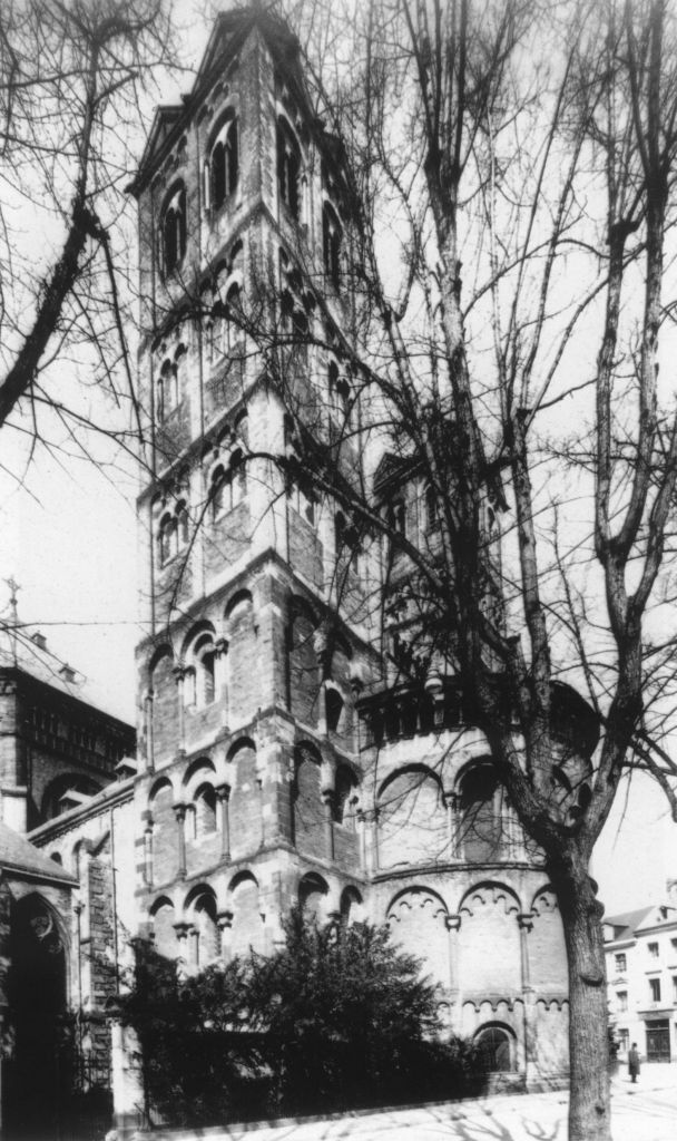 Kln - Cologne - August Sander - 067 - St. Gereon 30er Jahre.jpg