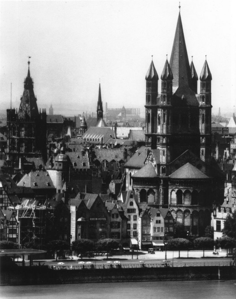 Kln - Cologne - August Sander - 089 - St. Martin, Rathausturm und Rheinfront 30e.jpg