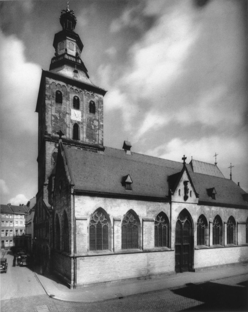 Kln - Cologne - August Sander - 117 - St. Ursula 30er Jahre.jpg