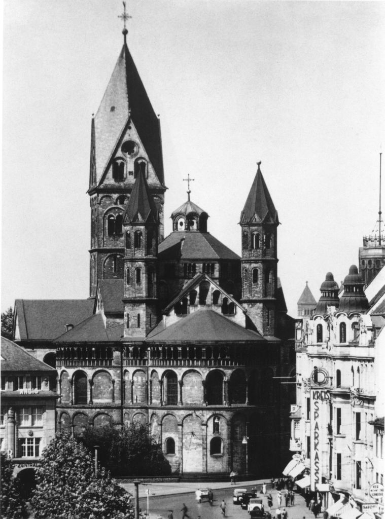 Kln - Cologne - August Sander - 110 - St. Aposteln 30er Jahre.jpg