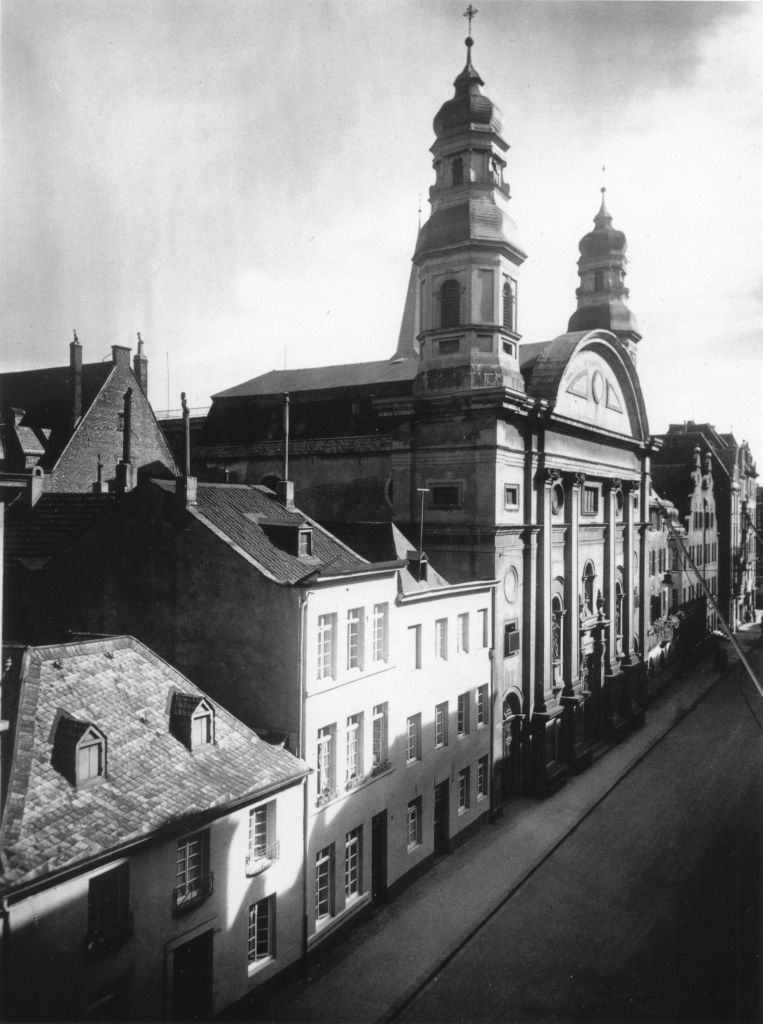 Kln - Cologne - August Sander - 126 - Ursulinenkirche 1938.jpg