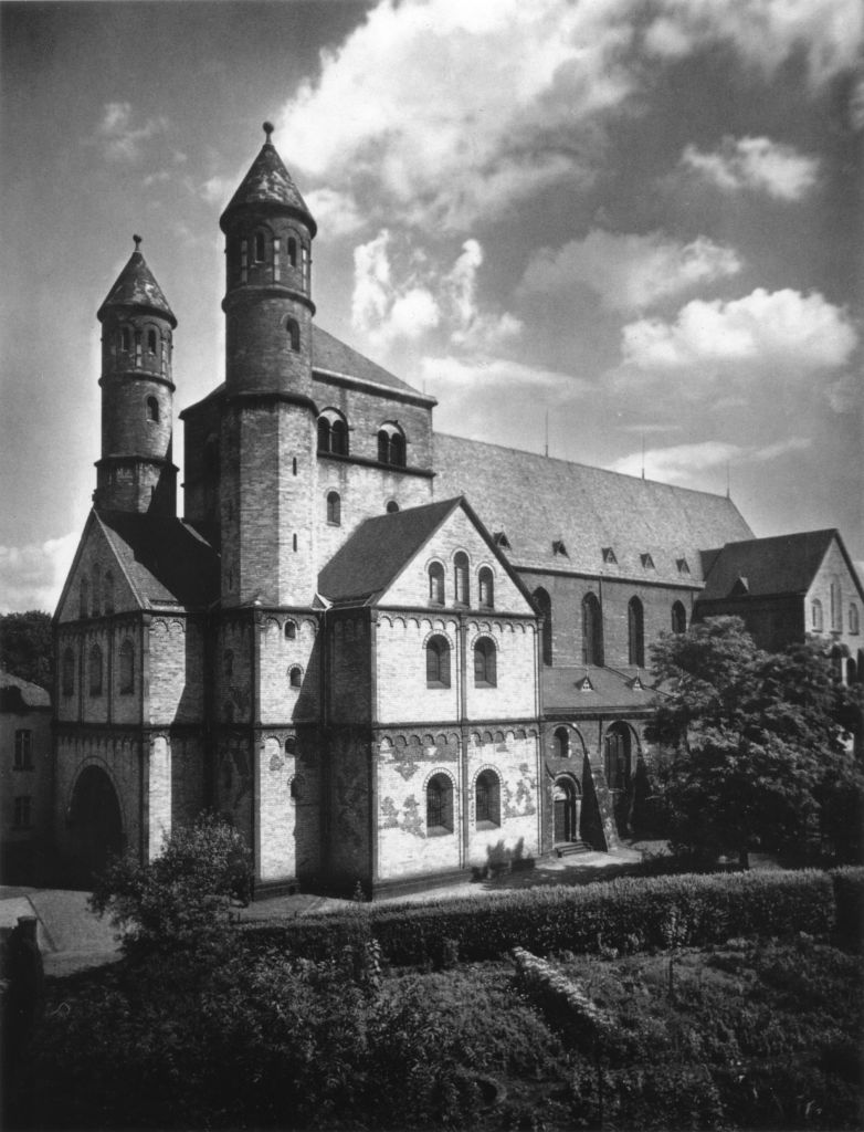 Kln - Cologne - August Sander - 128 - St. Pantaleon 1920-1939.jpg