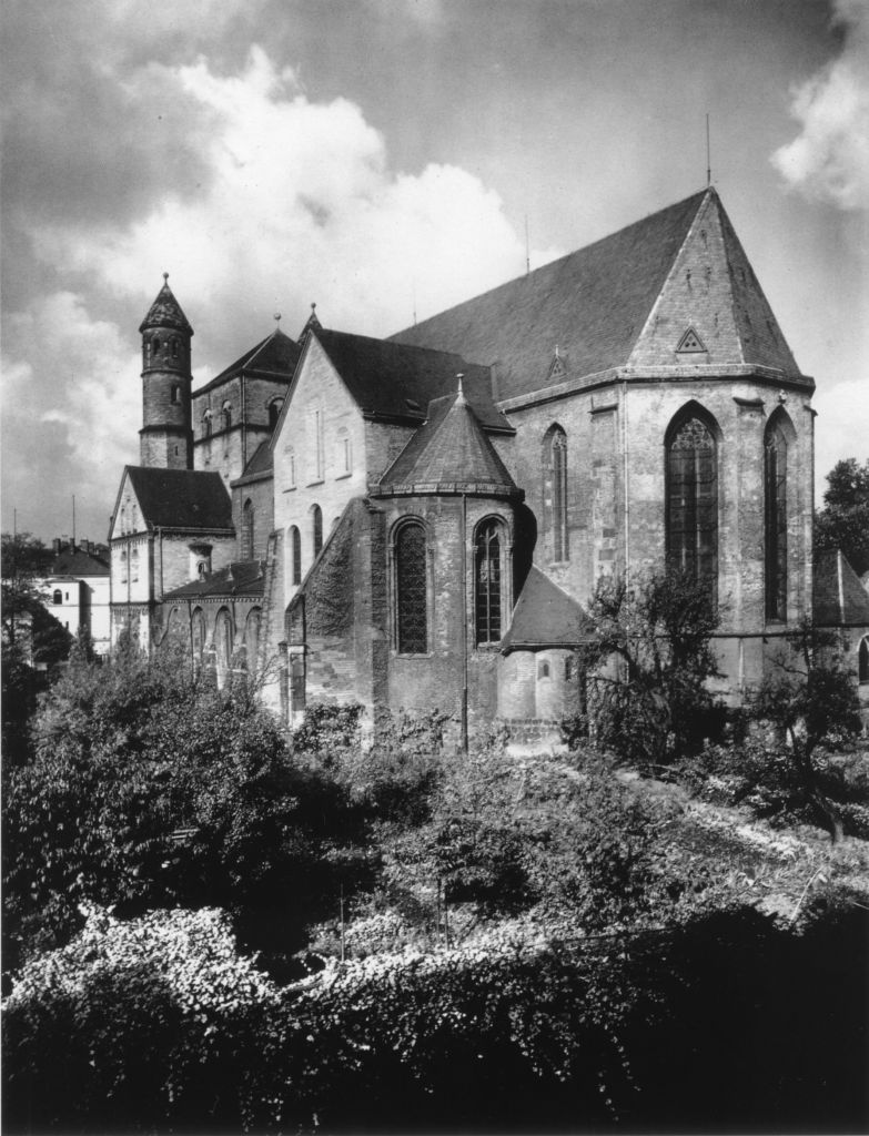 Kln - Cologne - August Sander - 133 - St. Pantaleon 1920-1939.jpg