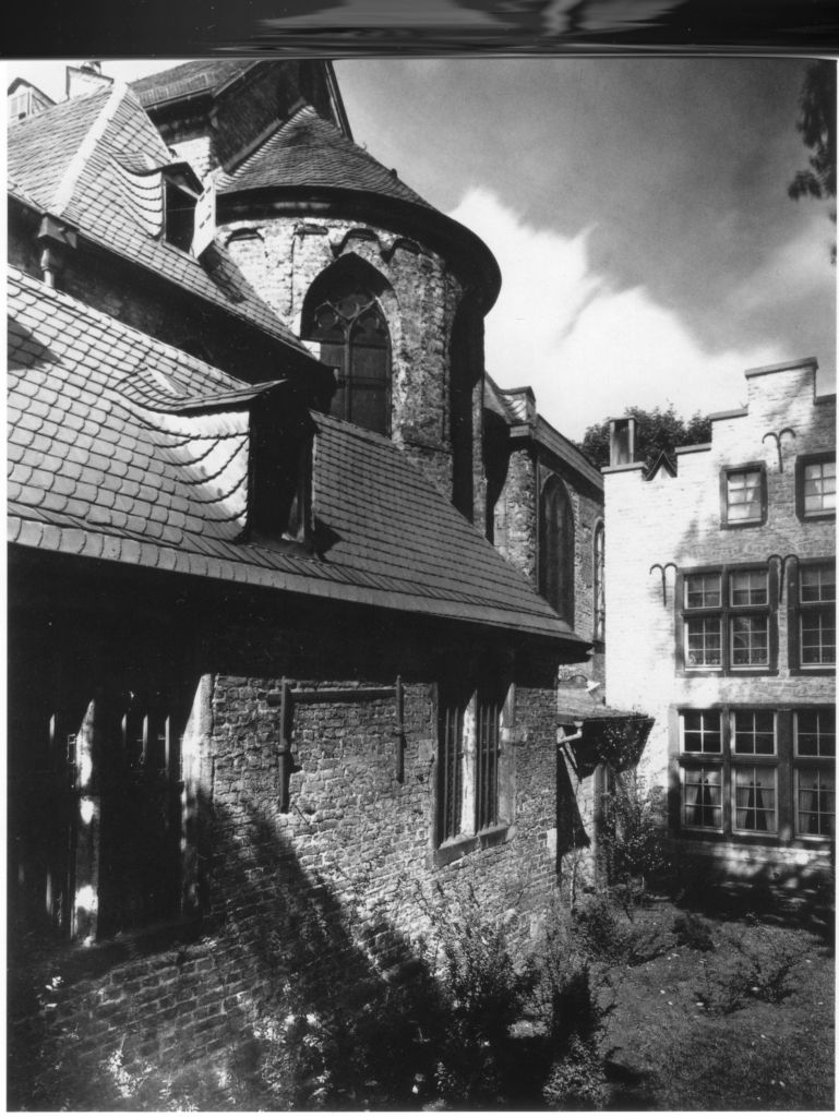 Kln - Cologne - August Sander - 145 - Detail von St. Johann Baptist 1920-1939.jpg