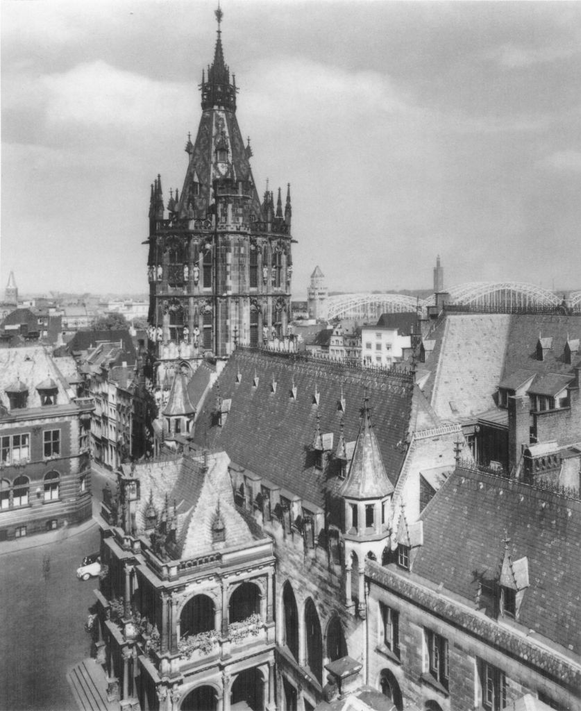 Kln - Cologne - August Sander - 206 - Rathaus ca. 1938.jpg