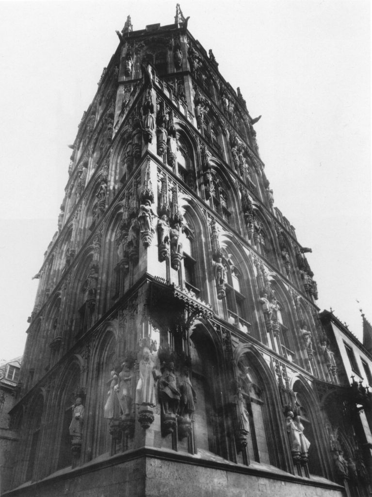 Kln - Cologne - August Sander - 222 - Rathausturm 30er Jahre.jpg