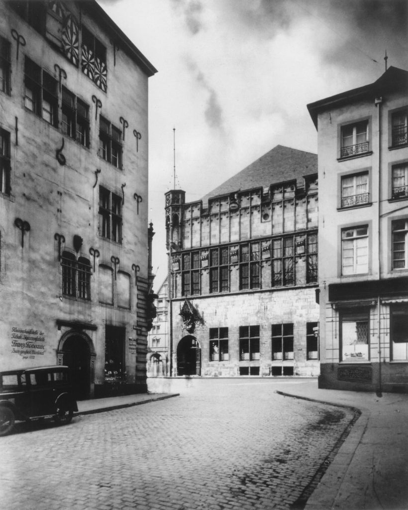 Kln - Cologne - August Sander - 237 - Partie am Gürzenich 30er Jahre.jpg