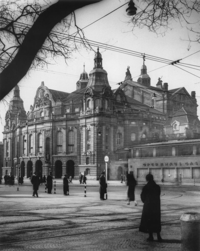 Kln - Cologne - August Sander - 276 - Opernhaus am Rudolfplatz 30er Jahre.jpg