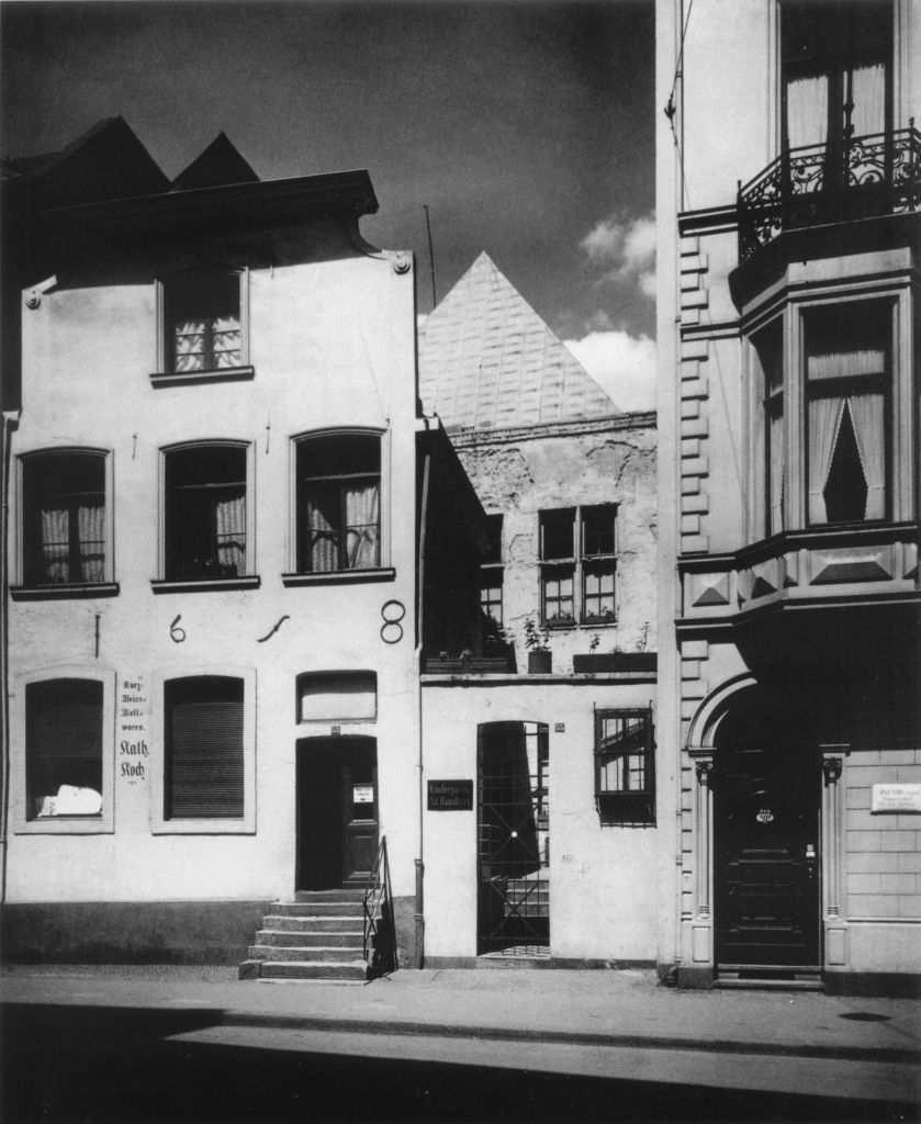 Kln - Cologne - August Sander - 280 - An St. Kunibert 30er Jahre.jpg