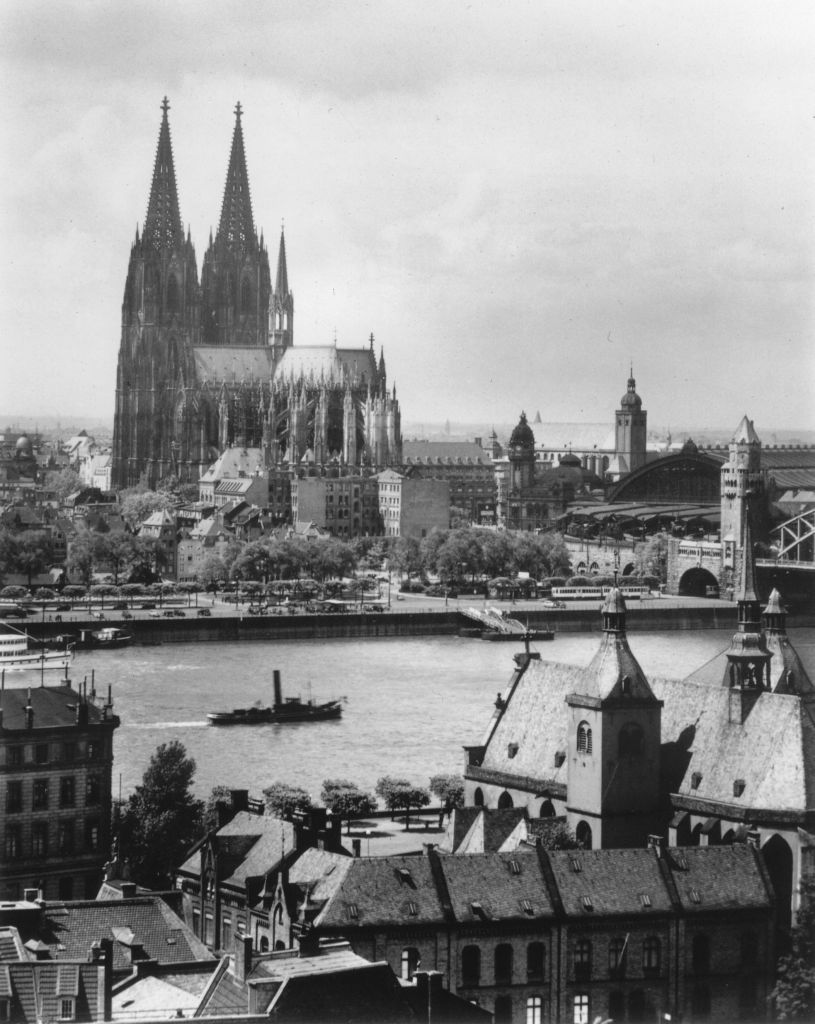 Kln - Cologne - August Sander - 287 - Blick von der Heribertuskirche Deutz 1938.jpg