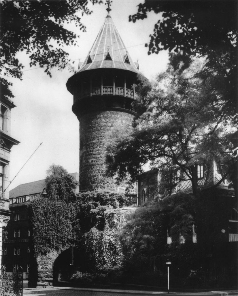 Kln - Cologne - August Sander - 361 - Ulrepforte1920-1939.jpg