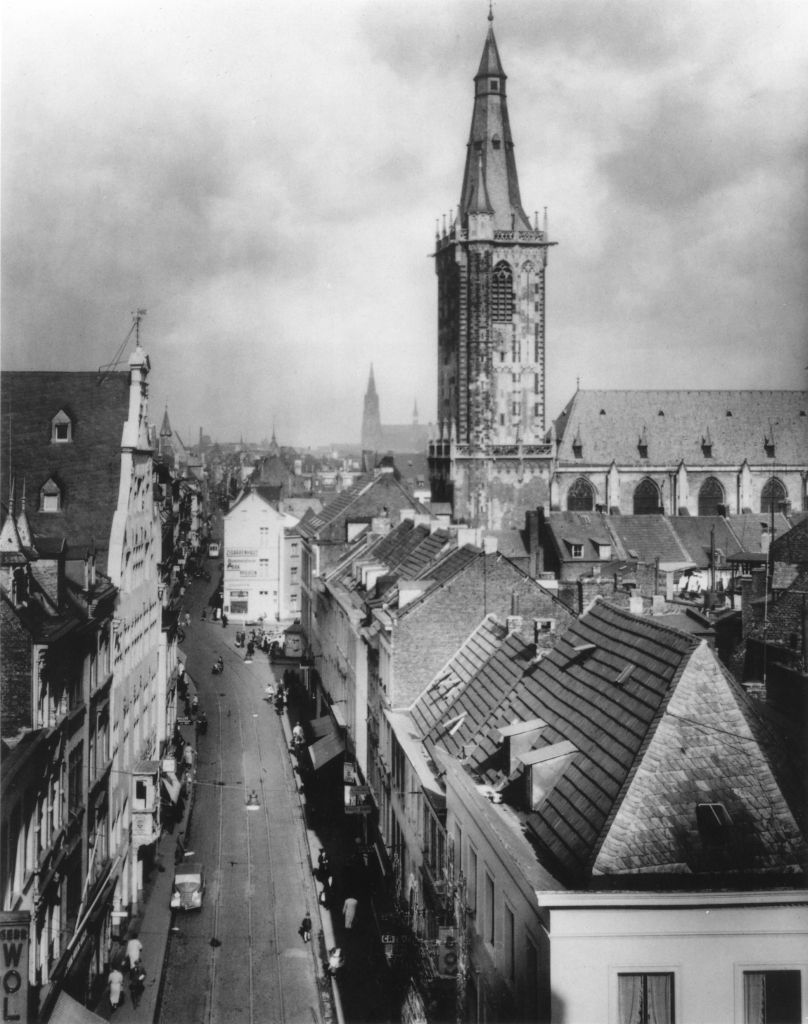 Kln - Cologne - August Sander - 396 - Severinstrae 30er Jahre.jpg