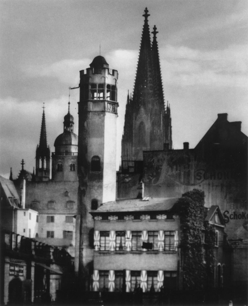 Kln - Cologne - August Sander - 411 - Jesuitenkirche, Hessenturm und Dom 30er Jahre.jpg