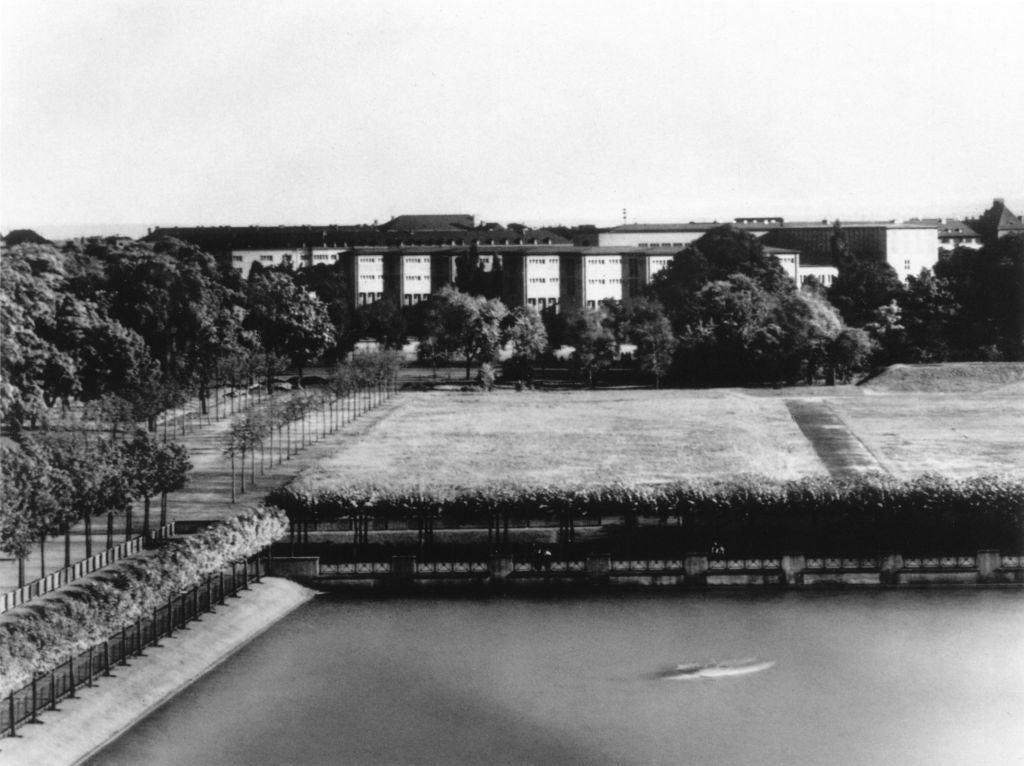 Kln - Cologne - August Sander - 422 - Blick auf die Universitt und Aachener Weih.jpg