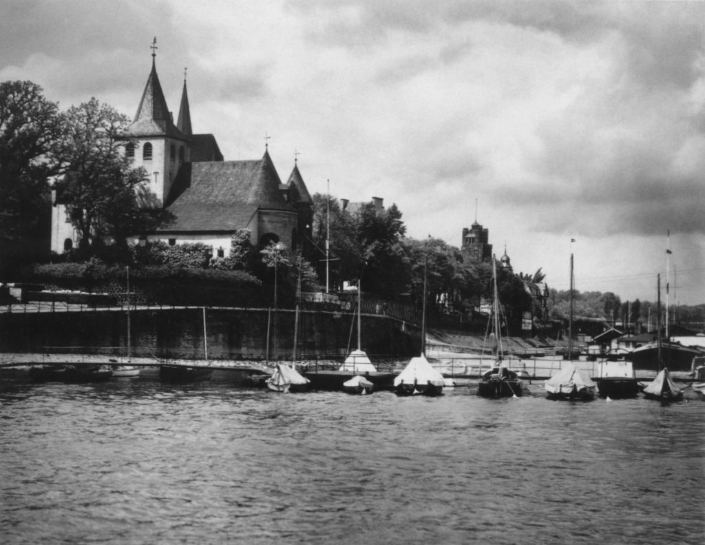 Kln - Cologne - August Sander - 445 - Rodenkirchen 1920-1939.jpg