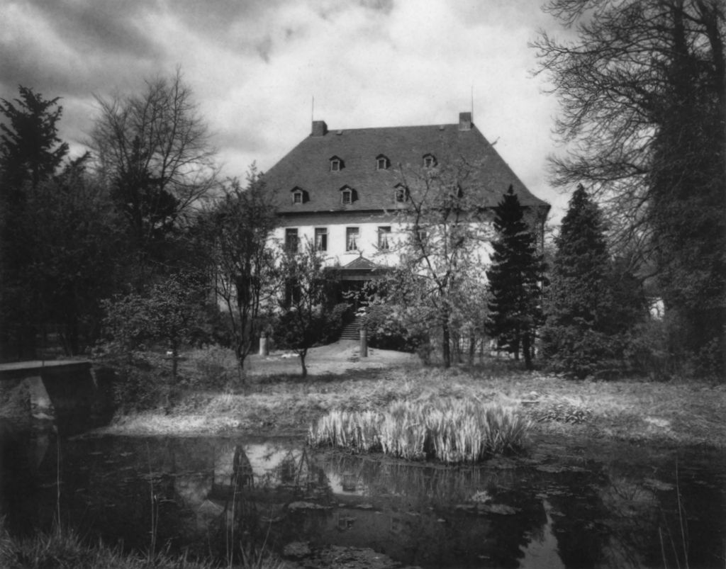 Kln - Cologne - August Sander - 451 - Rittergut Horbell vor 1934.jpg