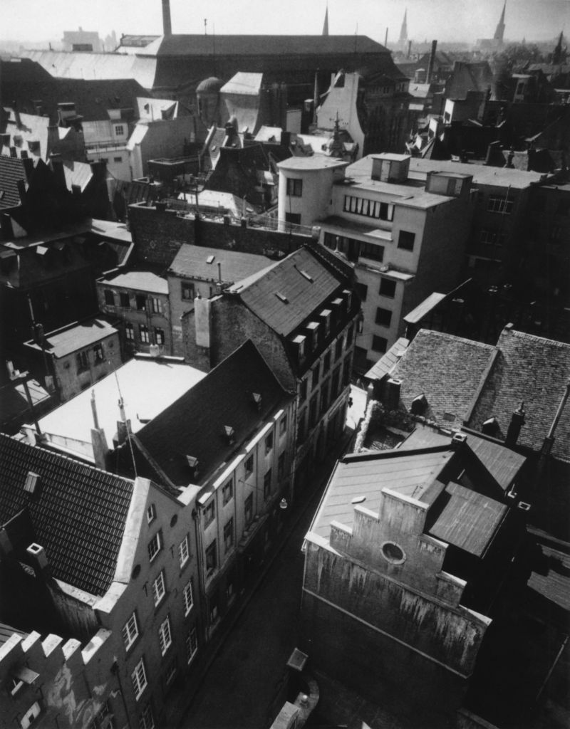 Kln - Cologne - August Sander - 475 - Blick in die Hhle 30er Jahre.jpg