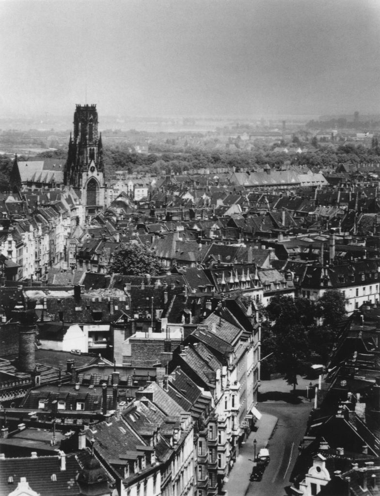 Kln - Cologne - August Sander - 478 - Blick vom Hochhaus auf St. Agnes 30er Jahre.jpg