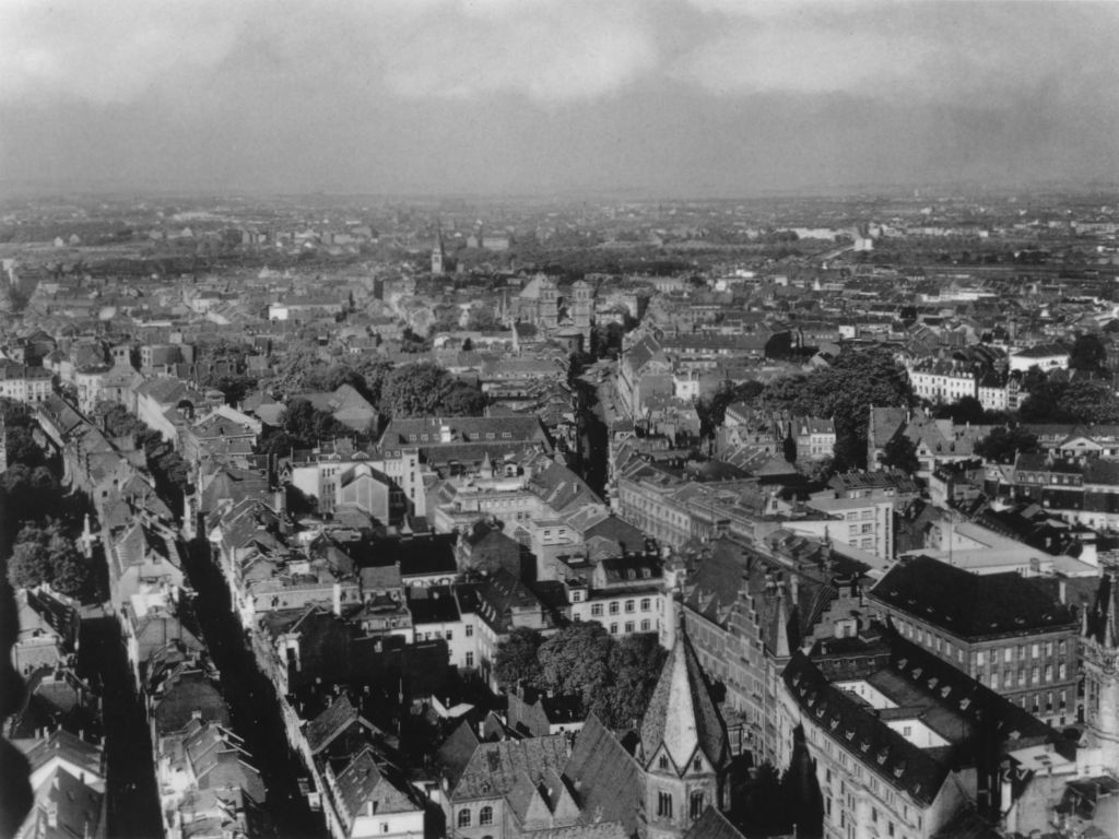 Kln - Cologne - August Sander - 483 - Das Husermeer ca. 1935.jpg