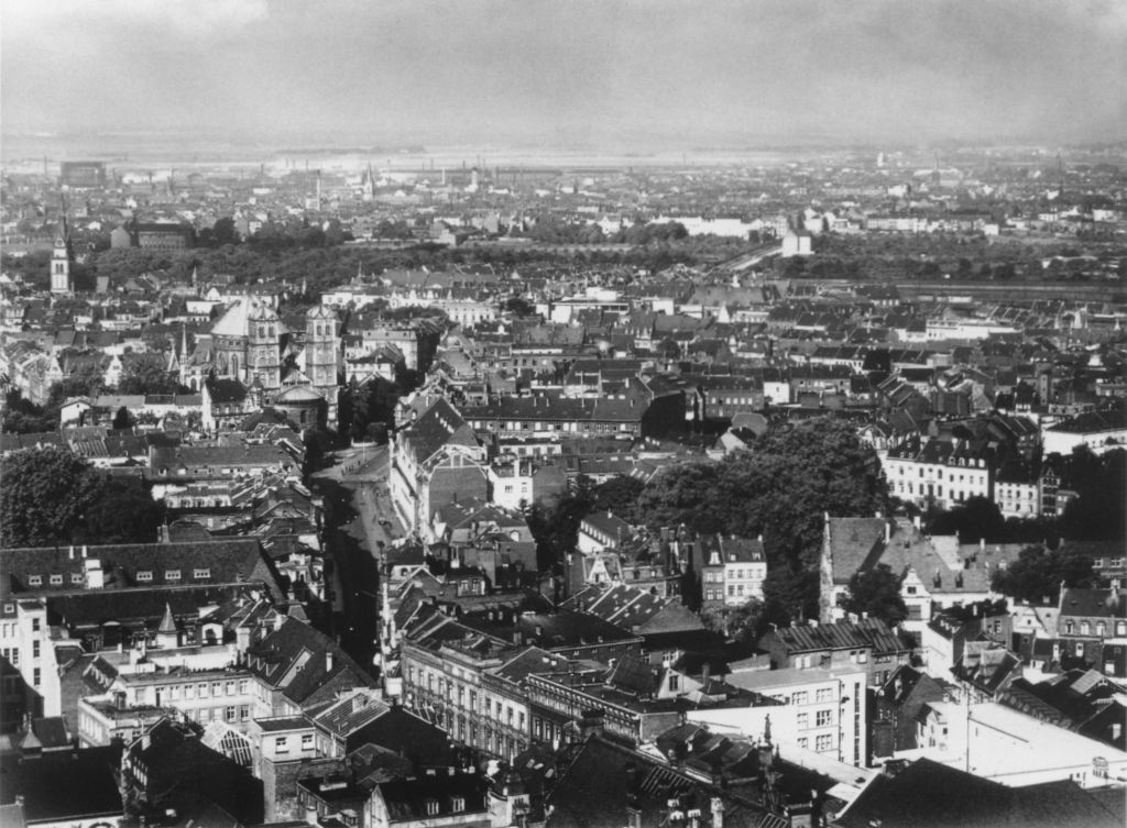 Kln - Cologne - August Sander - 493 - Blick auf Ehrenfeld 30er Jahre.jpg