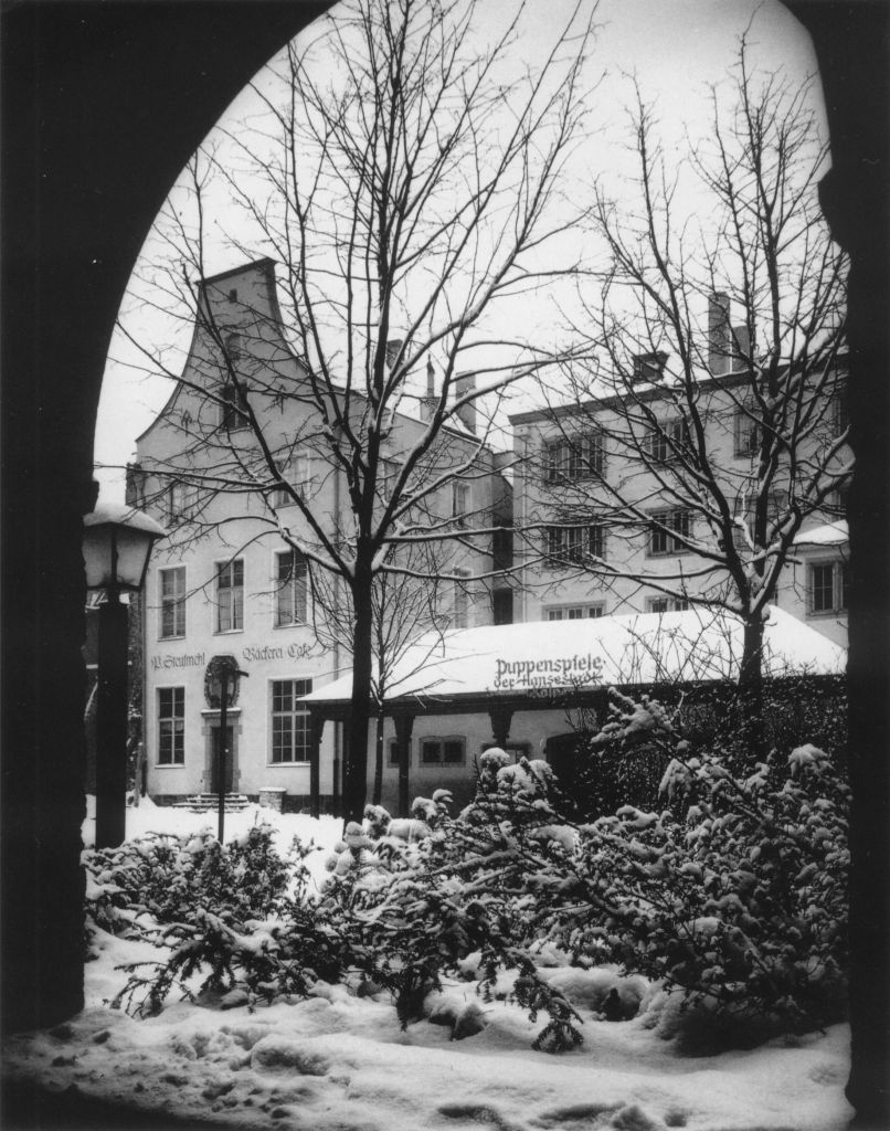 Kln - Cologne - August Sander - 515 -  Puppenspiele ca.1938.jpg