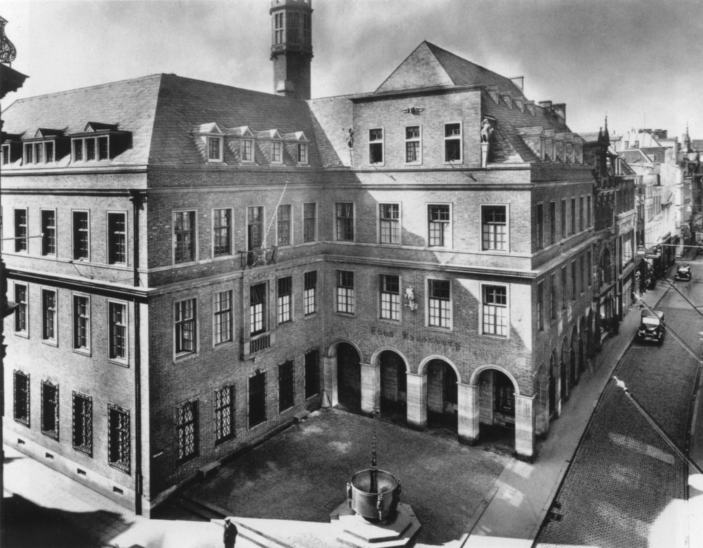 Kln - Cologne - August Sander - 521 - Haus Neuerburg 30er Jahre.jpg