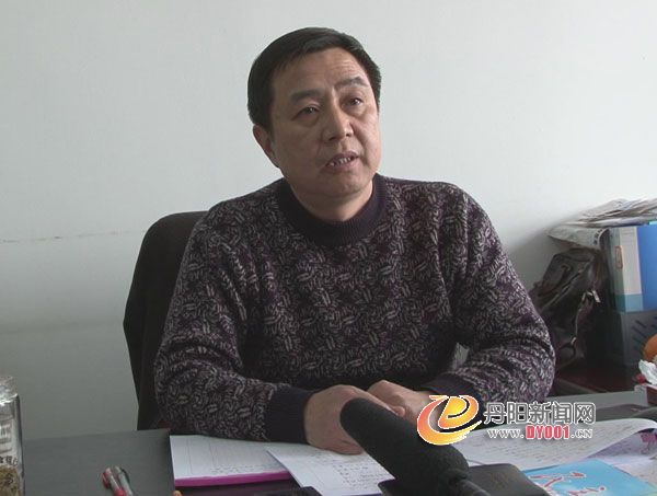 岳兆庆.jpg