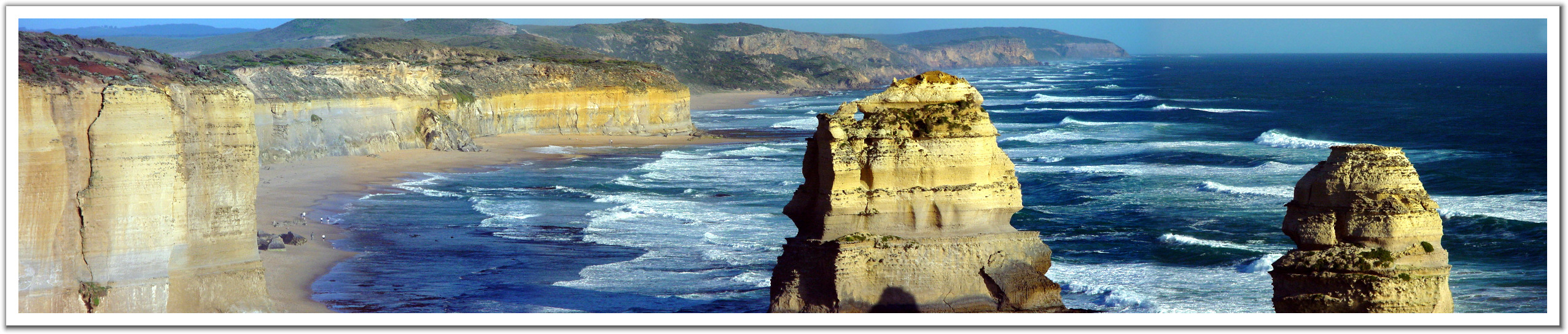 011106_Landfall_2_of_12_Apostles_Victoria_Australia.jpg