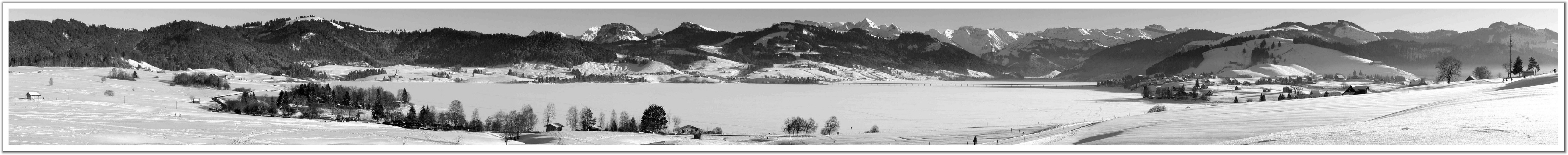 276802-Frozen%20Lake%20Sihl-Einsiedeln%20SZ%20(Switzerland).jpg