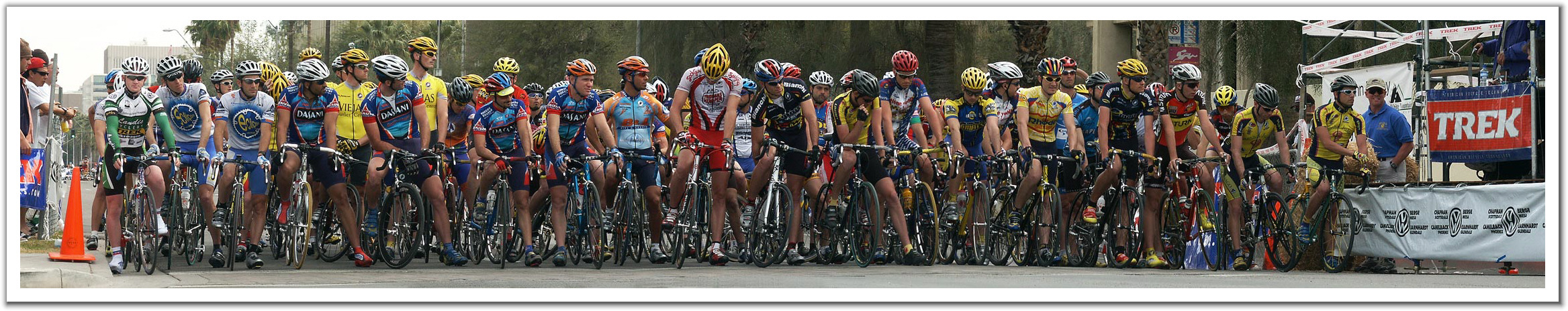 277564-Catagory%203s%20Line%20Up%20for%20Criterium.jpg