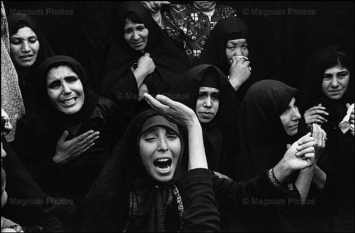 Teheran. Al cimitero di Behesht Zahra.jpg